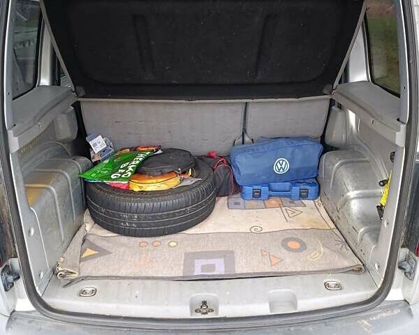 Серый Фольксваген Кадди, объемом двигателя 1.6 л и пробегом 352 тыс. км за 8000 $, фото 20 на Automoto.ua