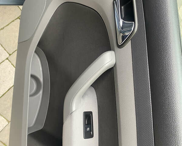 Серый Фольксваген Кадди, объемом двигателя 1.6 л и пробегом 269 тыс. км за 7900 $, фото 19 на Automoto.ua