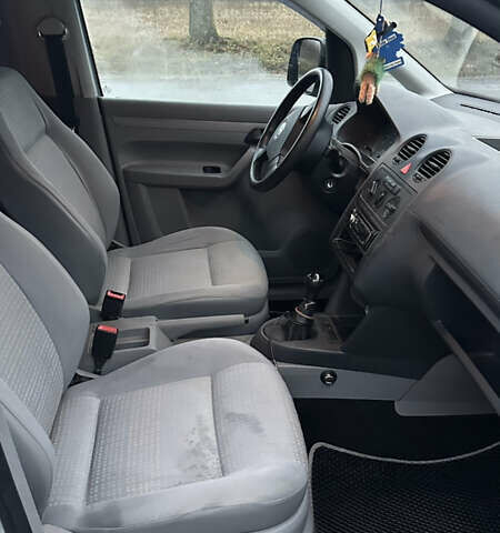 Серый Фольксваген Кадди, объемом двигателя 1.9 л и пробегом 277 тыс. км за 7500 $, фото 8 на Automoto.ua