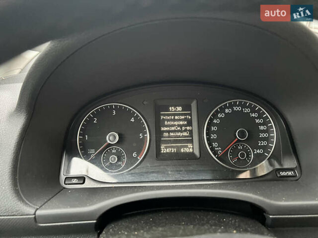 Серый Фольксваген Кадди, объемом двигателя 1.6 л и пробегом 226 тыс. км за 9450 $, фото 7 на Automoto.ua