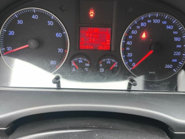 Серый Фольксваген Кадди, объемом двигателя 2 л и пробегом 231 тыс. км за 7500 $, фото 8 на Automoto.ua