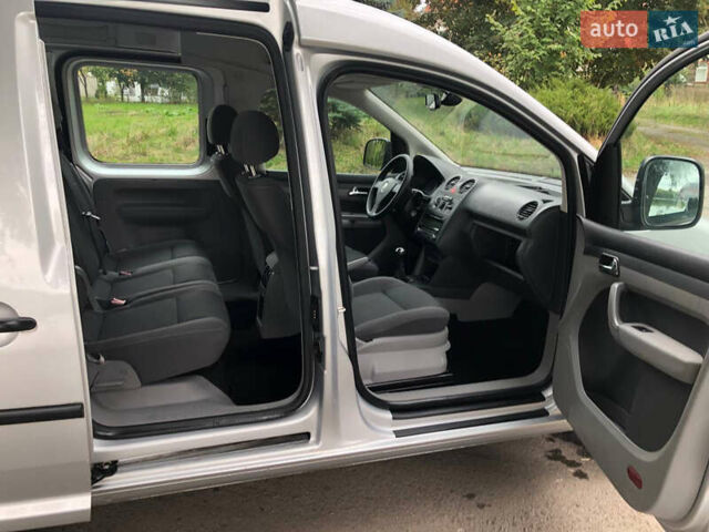 Серый Фольксваген Кадди, объемом двигателя 1.6 л и пробегом 257 тыс. км за 8500 $, фото 38 на Automoto.ua