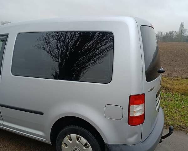 Серый Фольксваген Кадди, объемом двигателя 1.6 л и пробегом 352 тыс. км за 8000 $, фото 3 на Automoto.ua