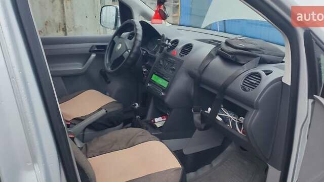 Серый Фольксваген Кадди, объемом двигателя 1.9 л и пробегом 270 тыс. км за 7500 $, фото 5 на Automoto.ua