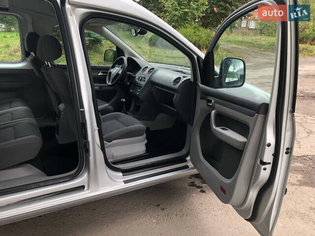 Серый Фольксваген Кадди, объемом двигателя 1.6 л и пробегом 257 тыс. км за 8500 $, фото 37 на Automoto.ua