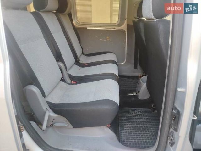 Сірий Фольксваген Кадді, об'ємом двигуна 1.9 л та пробігом 425 тис. км за 5600 $, фото 6 на Automoto.ua