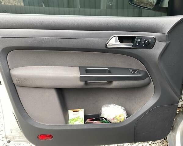 Серый Фольксваген Кадди, объемом двигателя 1.6 л и пробегом 160 тыс. км за 9999 $, фото 10 на Automoto.ua