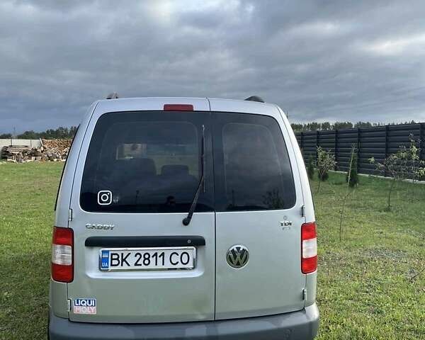 Серый Фольксваген Кадди, объемом двигателя 1 л и пробегом 345 тыс. км за 6000 $, фото 2 на Automoto.ua