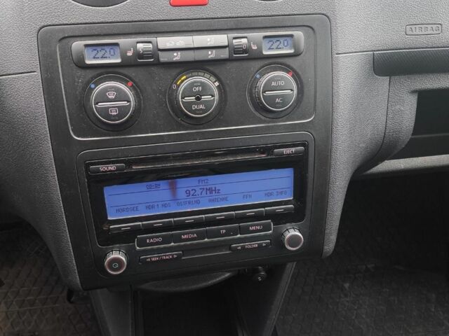 Серый Фольксваген Кадди, объемом двигателя 2 л и пробегом 231 тыс. км за 7500 $, фото 9 на Automoto.ua