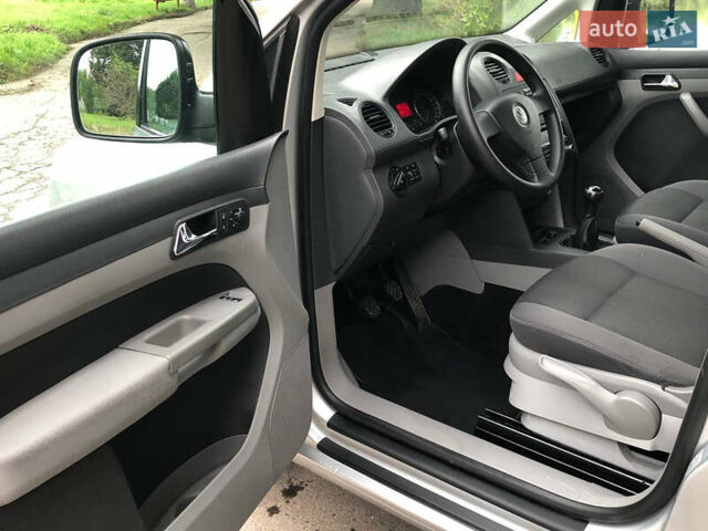 Серый Фольксваген Кадди, объемом двигателя 1.6 л и пробегом 257 тыс. км за 8500 $, фото 30 на Automoto.ua