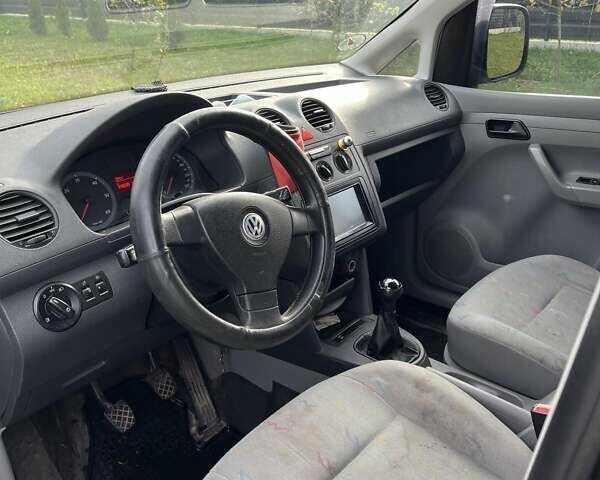 Серый Фольксваген Кадди, объемом двигателя 1 л и пробегом 345 тыс. км за 6000 $, фото 8 на Automoto.ua
