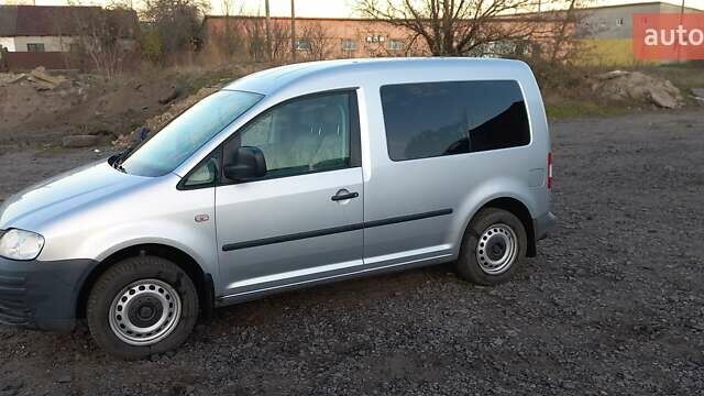 Серый Фольксваген Кадди, объемом двигателя 1.9 л и пробегом 280 тыс. км за 8000 $, фото 5 на Automoto.ua