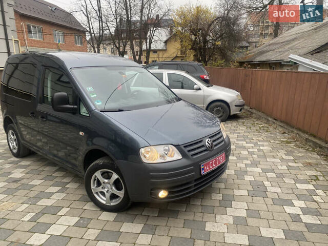 Серый Фольксваген Кадди, объемом двигателя 1.6 л и пробегом 269 тыс. км за 7900 $, фото 1 на Automoto.ua