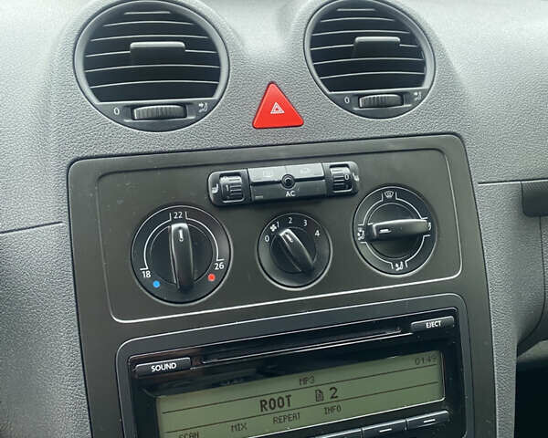 Серый Фольксваген Кадди, объемом двигателя 1.6 л и пробегом 269 тыс. км за 7900 $, фото 16 на Automoto.ua