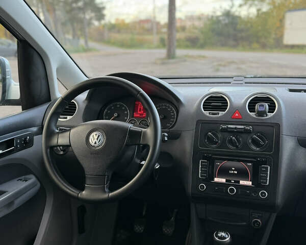 Серый Фольксваген Кадди, объемом двигателя 2 л и пробегом 174 тыс. км за 8300 $, фото 21 на Automoto.ua