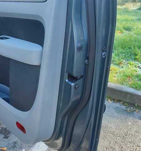 Серый Фольксваген Кадди, объемом двигателя 1.6 л и пробегом 276 тыс. км за 6900 $, фото 21 на Automoto.ua