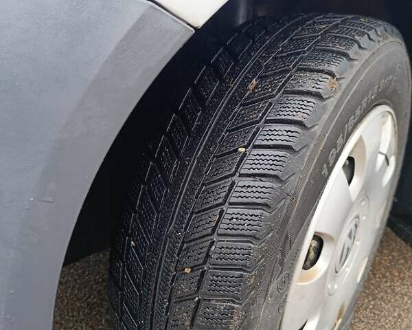 Серый Фольксваген Кадди, объемом двигателя 1.6 л и пробегом 352 тыс. км за 8000 $, фото 9 на Automoto.ua