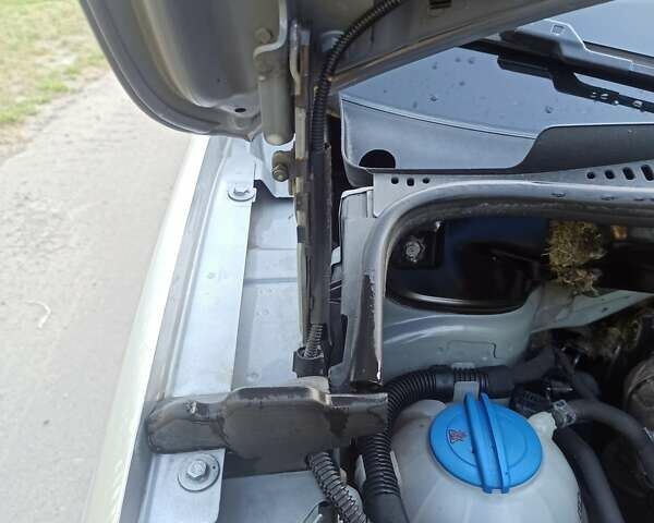 Серый Фольксваген Кадди, объемом двигателя 1.6 л и пробегом 257 тыс. км за 9900 $, фото 11 на Automoto.ua