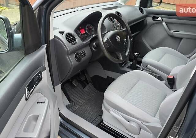 Серый Фольксваген Кадди, объемом двигателя 1.6 л и пробегом 225 тыс. км за 9499 $, фото 44 на Automoto.ua