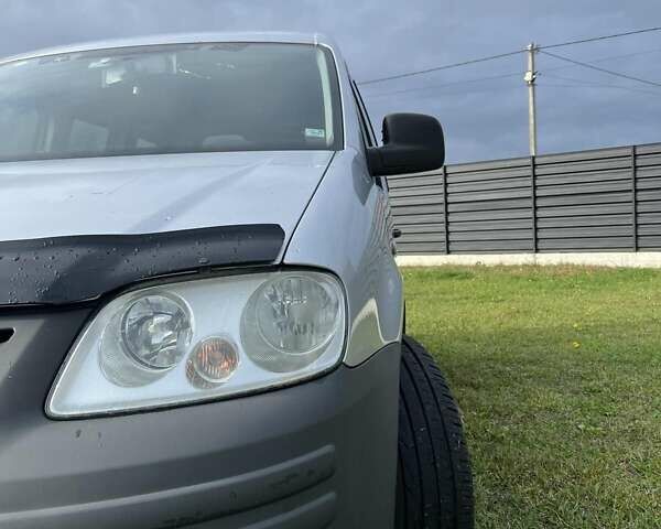 Серый Фольксваген Кадди, объемом двигателя 1 л и пробегом 345 тыс. км за 6000 $, фото 5 на Automoto.ua