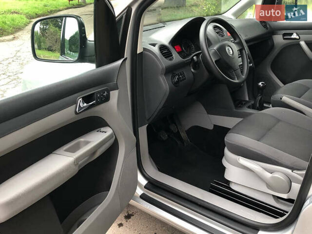 Сірий Фольксваген Кадді, об'ємом двигуна 1.6 л та пробігом 257 тис. км за 8700 $, фото 28 на Automoto.ua