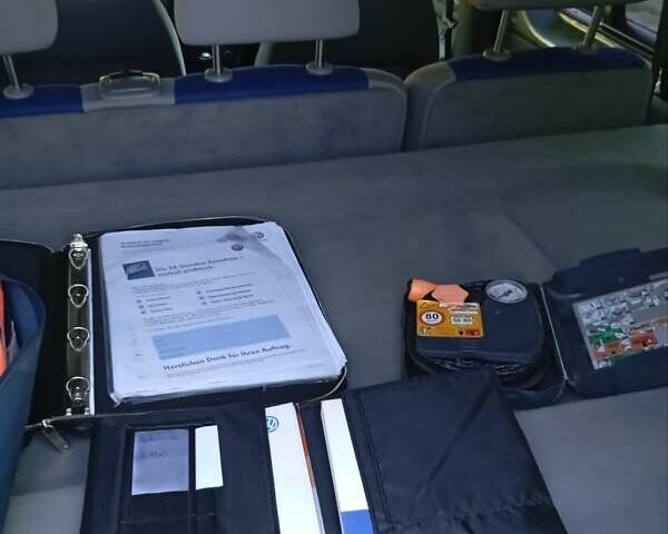 Серый Фольксваген Кадди, объемом двигателя 1.9 л и пробегом 230 тыс. км за 10000 $, фото 15 на Automoto.ua