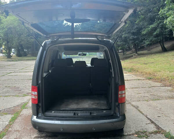 Сірий Фольксваген Кадді, об'ємом двигуна 1.6 л та пробігом 240 тис. км за 11694 $, фото 5 на Automoto.ua