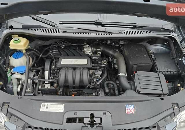 Серый Фольксваген Кадди, объемом двигателя 1.6 л и пробегом 225 тыс. км за 9499 $, фото 1 на Automoto.ua