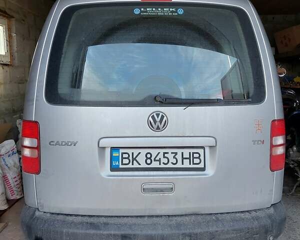 Фольксваген Кадди 2010 в Сарнах на Automoto.ua Серый Фольксваген Кадди, объемом двигателя 1.6 л и пробегом 198 тыс. км за 9200 $, фото 17 на Automoto.ua