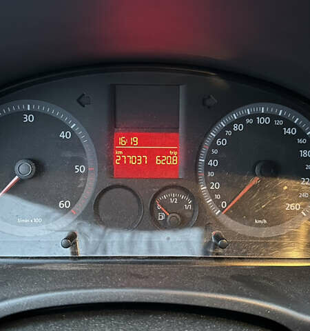 Серый Фольксваген Кадди, объемом двигателя 1.9 л и пробегом 277 тыс. км за 7500 $, фото 10 на Automoto.ua