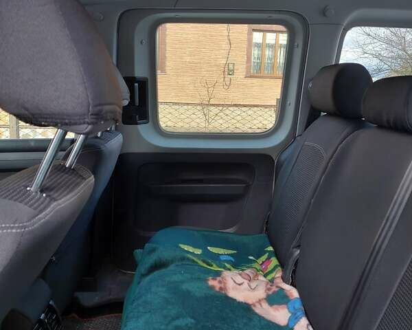 Фольксваген Кадди 2010 в Сарнах на Automoto.ua Серый Фольксваген Кадди, объемом двигателя 1.6 л и пробегом 198 тыс. км за 9200 $, фото 7 на Automoto.ua