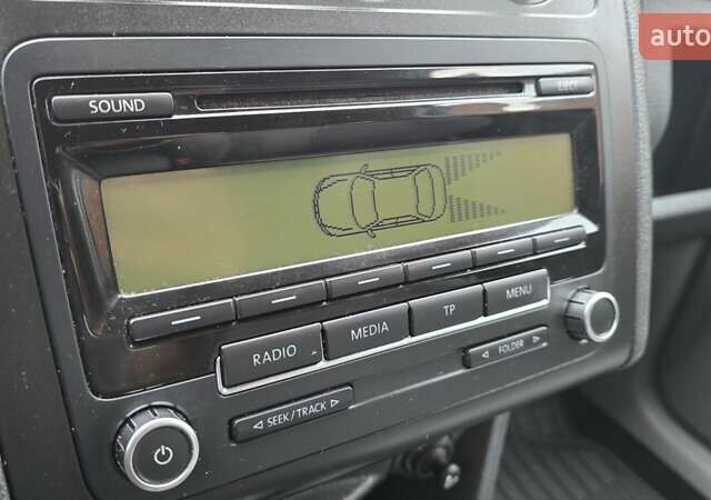 Серый Фольксваген Кадди, объемом двигателя 1.6 л и пробегом 225 тыс. км за 9499 $, фото 56 на Automoto.ua