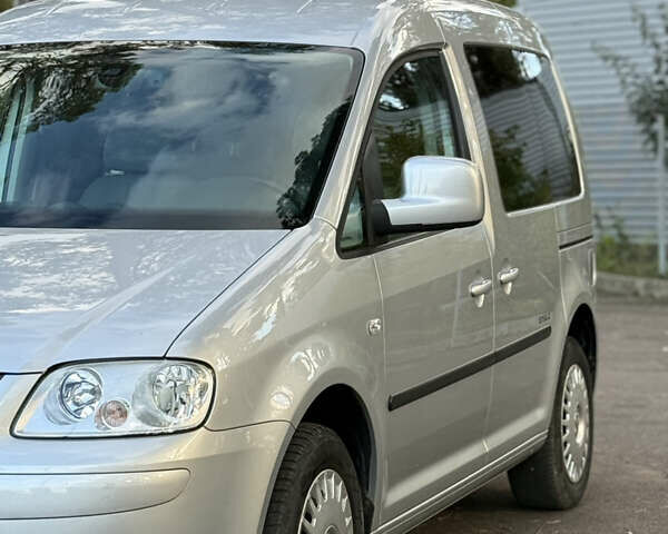 Серый Фольксваген Кадди, объемом двигателя 2 л и пробегом 174 тыс. км за 8300 $, фото 5 на Automoto.ua