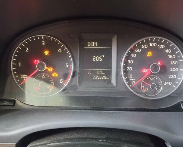 Сірий Фольксваген Кадді, об'ємом двигуна 1.6 л та пробігом 240 тис. км за 11694 $, фото 7 на Automoto.ua