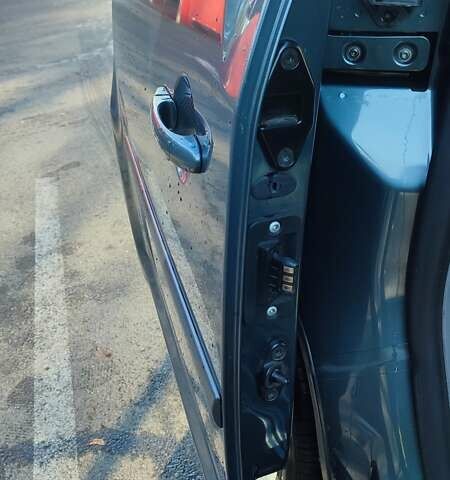 Серый Фольксваген Кадди, объемом двигателя 1.6 л и пробегом 276 тыс. км за 6900 $, фото 22 на Automoto.ua