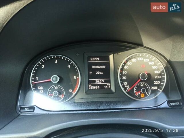 Серый Фольксваген Кадди, объемом двигателя 1.6 л и пробегом 257 тыс. км за 9900 $, фото 12 на Automoto.ua