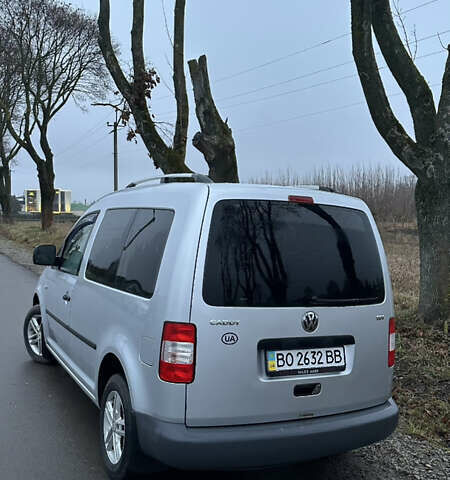 Серый Фольксваген Кадди, объемом двигателя 1.9 л и пробегом 277 тыс. км за 7500 $, фото 2 на Automoto.ua