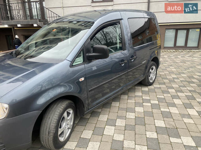 Серый Фольксваген Кадди, объемом двигателя 1.6 л и пробегом 269 тыс. км за 7900 $, фото 4 на Automoto.ua