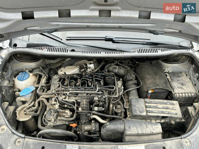 Серый Фольксваген Кадди, объемом двигателя 1.6 л и пробегом 154 тыс. км за 8550 $, фото 2 на Automoto.ua