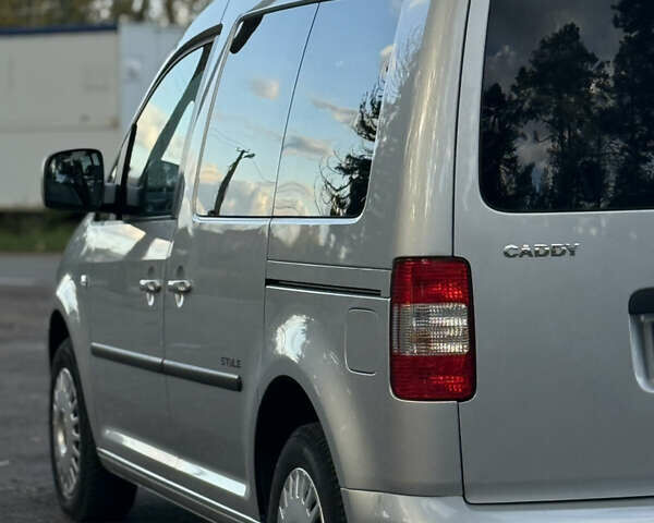 Серый Фольксваген Кадди, объемом двигателя 2 л и пробегом 174 тыс. км за 8300 $, фото 13 на Automoto.ua