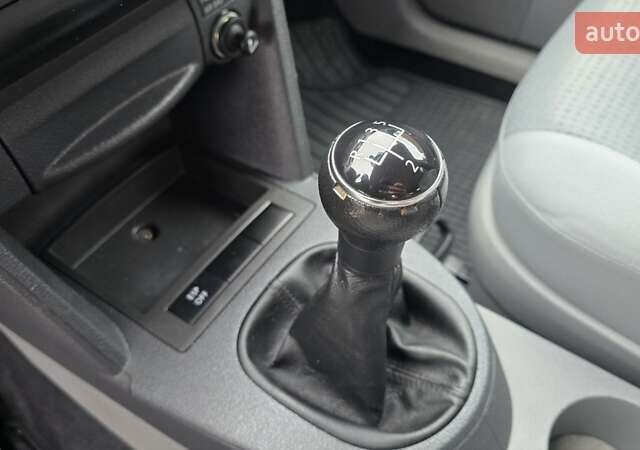 Серый Фольксваген Кадди, объемом двигателя 1.6 л и пробегом 225 тыс. км за 9499 $, фото 55 на Automoto.ua