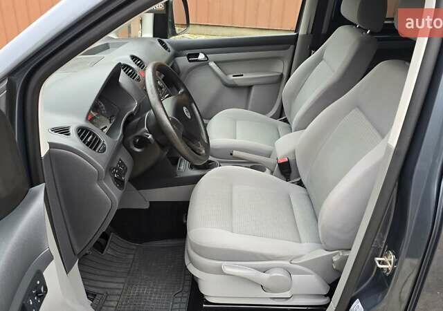 Серый Фольксваген Кадди, объемом двигателя 1.6 л и пробегом 225 тыс. км за 9499 $, фото 45 на Automoto.ua