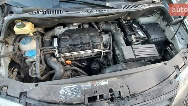 Серый Фольксваген Кадди, объемом двигателя 1.9 л и пробегом 280 тыс. км за 8000 $, фото 4 на Automoto.ua