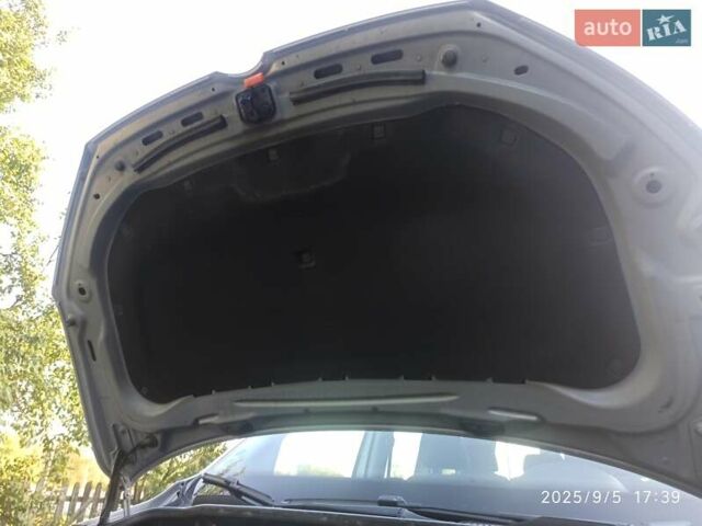 Серый Фольксваген Кадди, объемом двигателя 1.6 л и пробегом 257 тыс. км за 9900 $, фото 9 на Automoto.ua