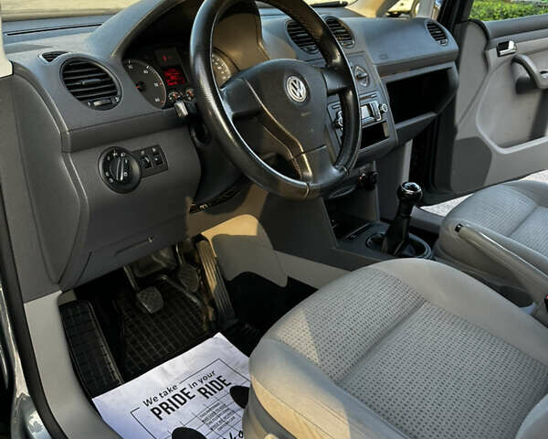 Сірий Фольксваген Кадді, об'ємом двигуна 1.9 л та пробігом 340 тис. км за 9500 $, фото 31 на Automoto.ua