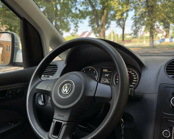 Серый Фольксваген Кадди, объемом двигателя 1.6 л и пробегом 218 тыс. км за 9950 $, фото 35 на Automoto.ua