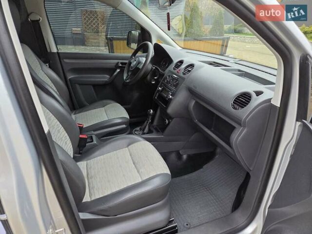 Сірий Фольксваген Кадді, об'ємом двигуна 1.6 л та пробігом 246 тис. км за 7200 $, фото 27 на Automoto.ua