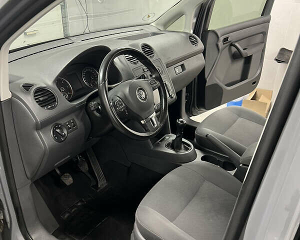 Серый Фольксваген Кадди, объемом двигателя 0 л и пробегом 373 тыс. км за 9000 $, фото 2 на Automoto.ua