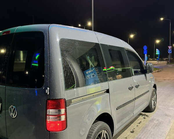 Сірий Фольксваген Кадді, об'ємом двигуна 1.6 л та пробігом 165 тис. км за 8799 $, фото 1 на Automoto.ua