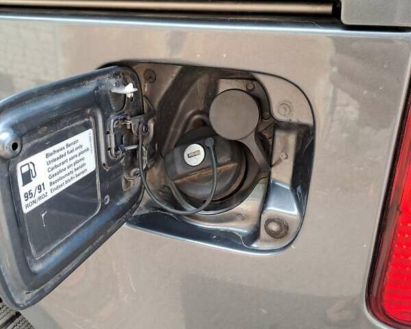 Серый Фольксваген Кадди, объемом двигателя 1.6 л и пробегом 240 тыс. км за 9900 $, фото 43 на Automoto.ua